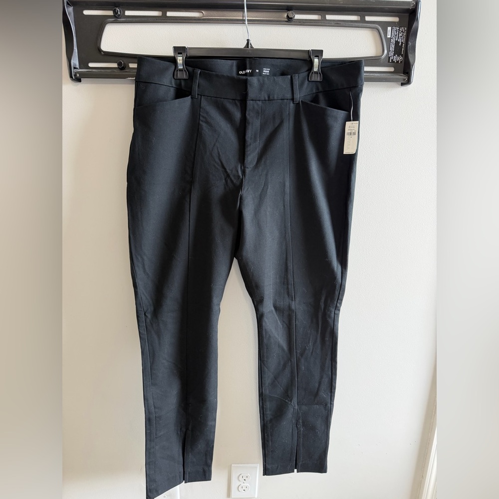 Old Navy Women's Black High-Rise Pixie Split-Hem Straight Leg Pants